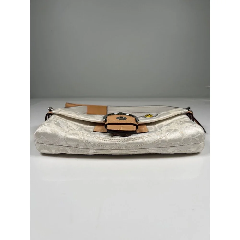 Coach Women's White/Ivory Vintage Optic Bumbleebee M053-1555 Shoulder Bag Purse